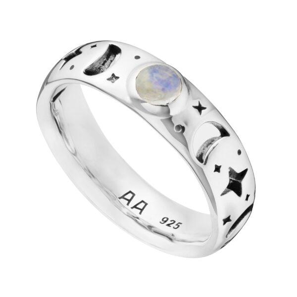 JUST A PHASE - Sterling Silver & Moonstone Ring