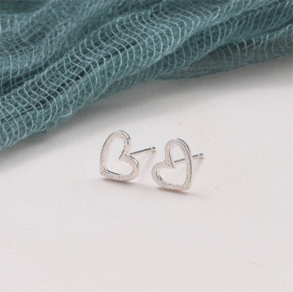 Mum you're The Best  Heart Earrings - Image 3