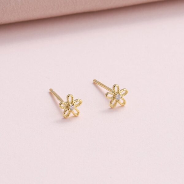 Let Your Dream Blossom Flower Earrings Gold - Image 3