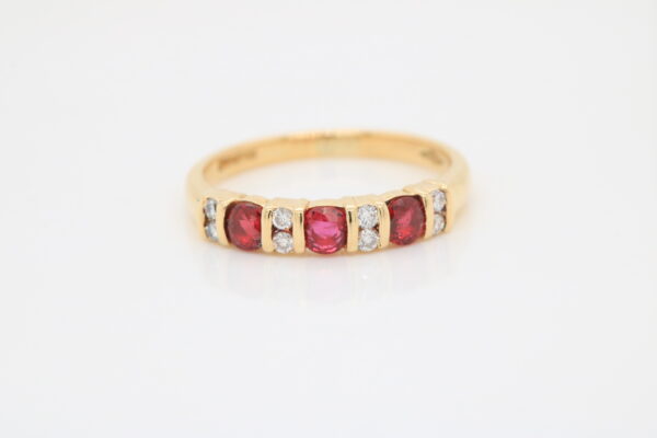 18ct Yellow Gold Ruby & Diamond Ring - Image 2