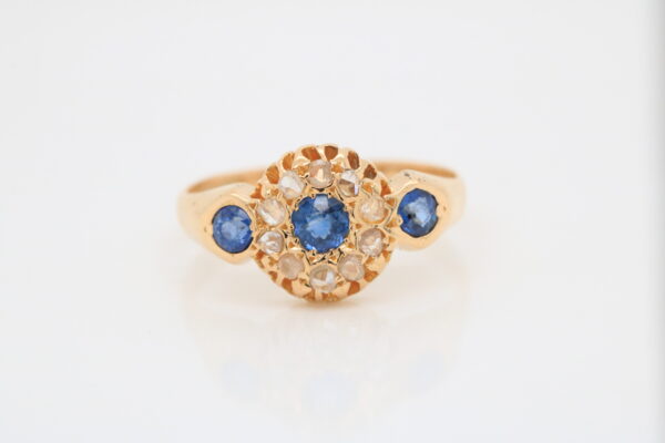 18ct Yellow Gold Sapphire & Diamond Ring