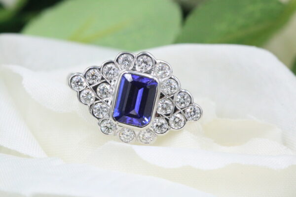 18ct White Gold 1.09ct Tanzanite 0.61ct Diamond Ring