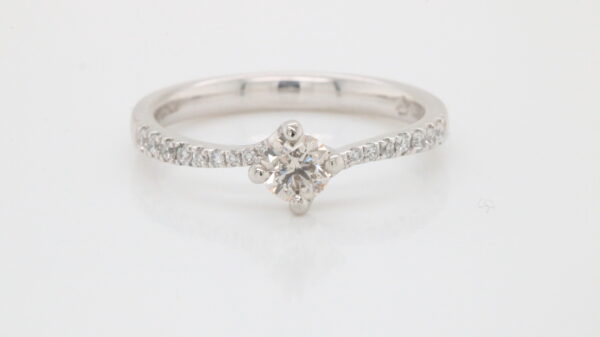 0.36ct H Colour SI2 Clarity Diamond Ring with 15pt Diamond Shoulders – Platinum